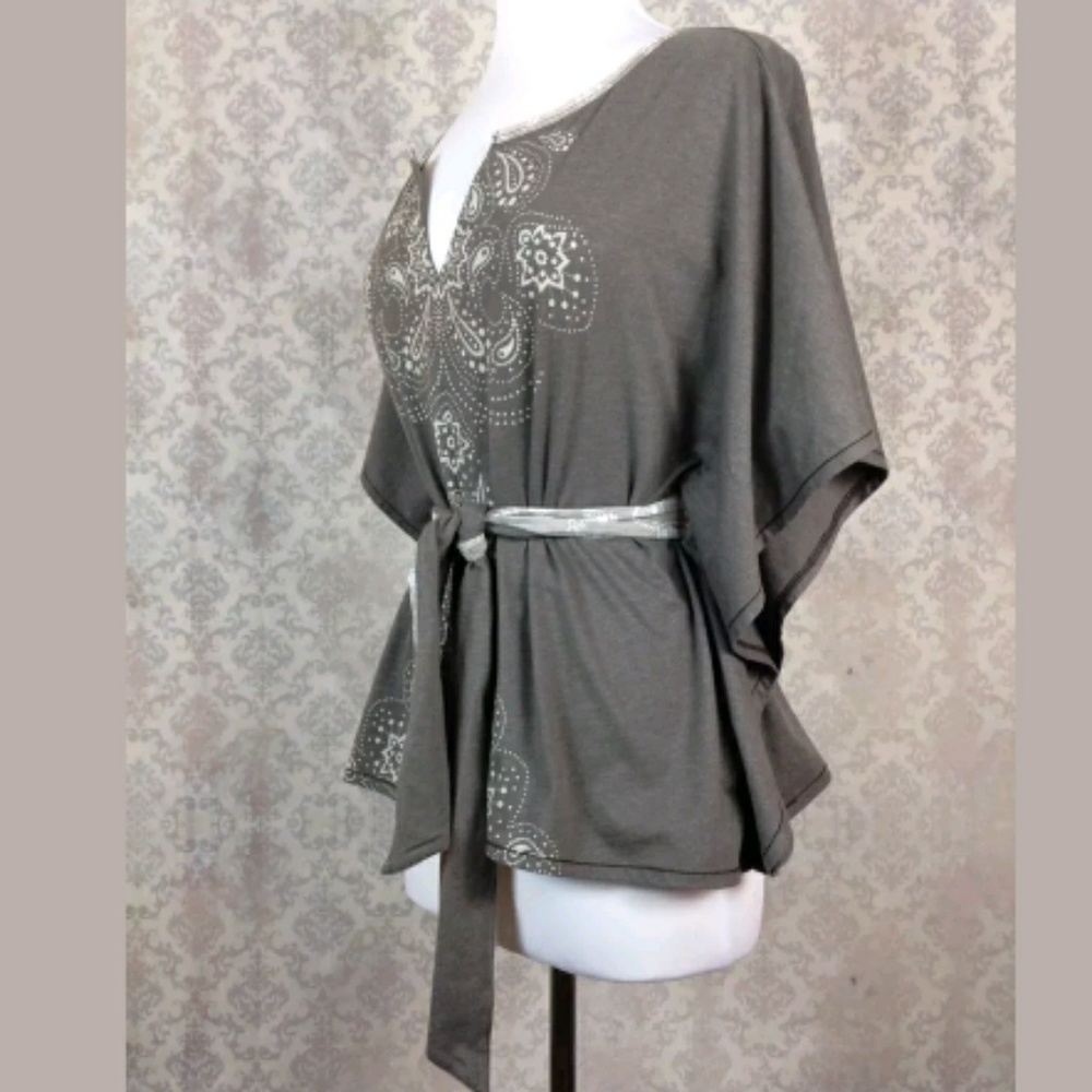 **SOLD** Free People Gray Floral Waist Tie Boho Shirt XS - Picture 4 of 8